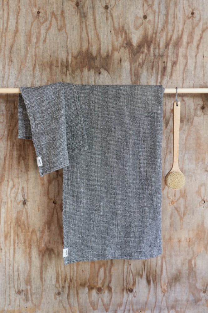 Waffle Linen bath towel, charcoal