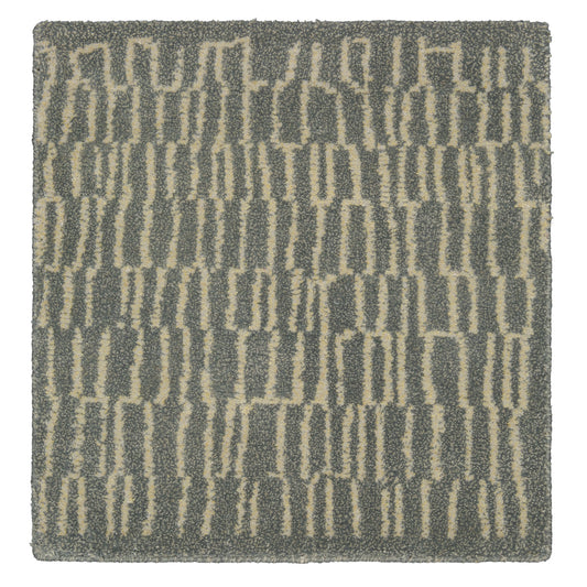 Roots Living Ketju rug sample in size 50x50 cm.  Ketju-maton mallipala sävyssä sininen-vanilja ja koossa 50x50 cm. Tuotekuva.