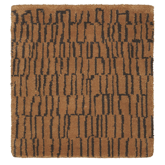 Roots Living Ketju rug sample in size 50x50 cm.  Ketju-maton mallipala sävyssä hiekka ja koossa 50x50 cm. Tuotekuva.