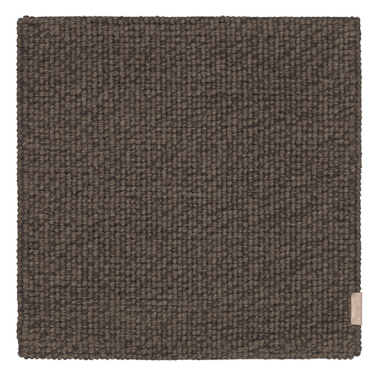 Loop Wool Melange 50x50 cm sample. Colour chocolate. Tummanruskean Loop Wool Melange -villamaton mallipala koossa 50x50 cm. Tuotekuva.