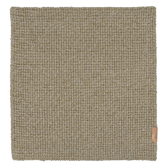 Loop Wool Melange 50x50 cm sample. Colour Sand.  Loop Wool Melange -villamaton mallipala sävyssä Sand ja koossa 50x50 cm. Tuotekuva.
