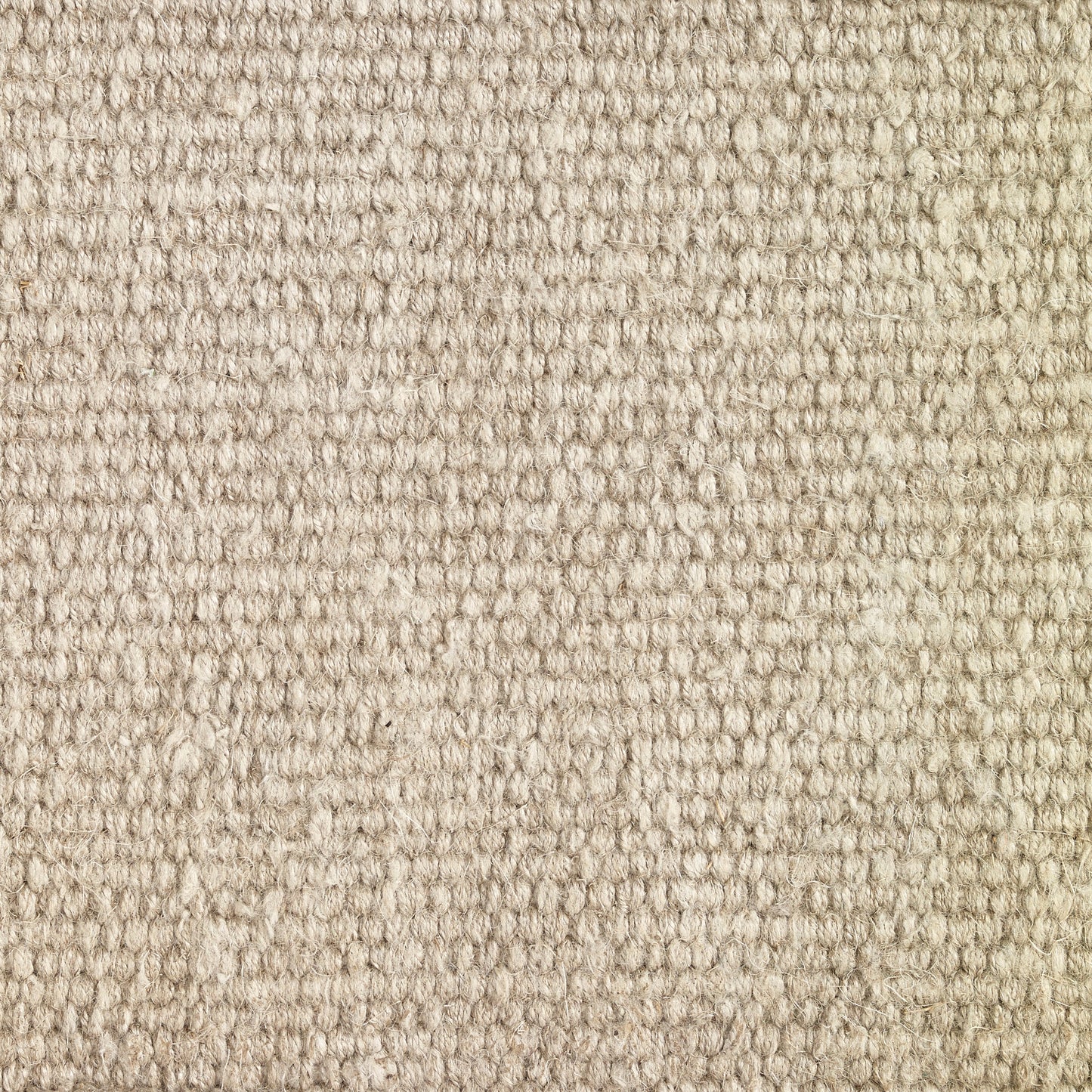 Lähikuvassa luonnonvärinen Roots Livingin Plain Linen -pellavamaton tekstuuri.