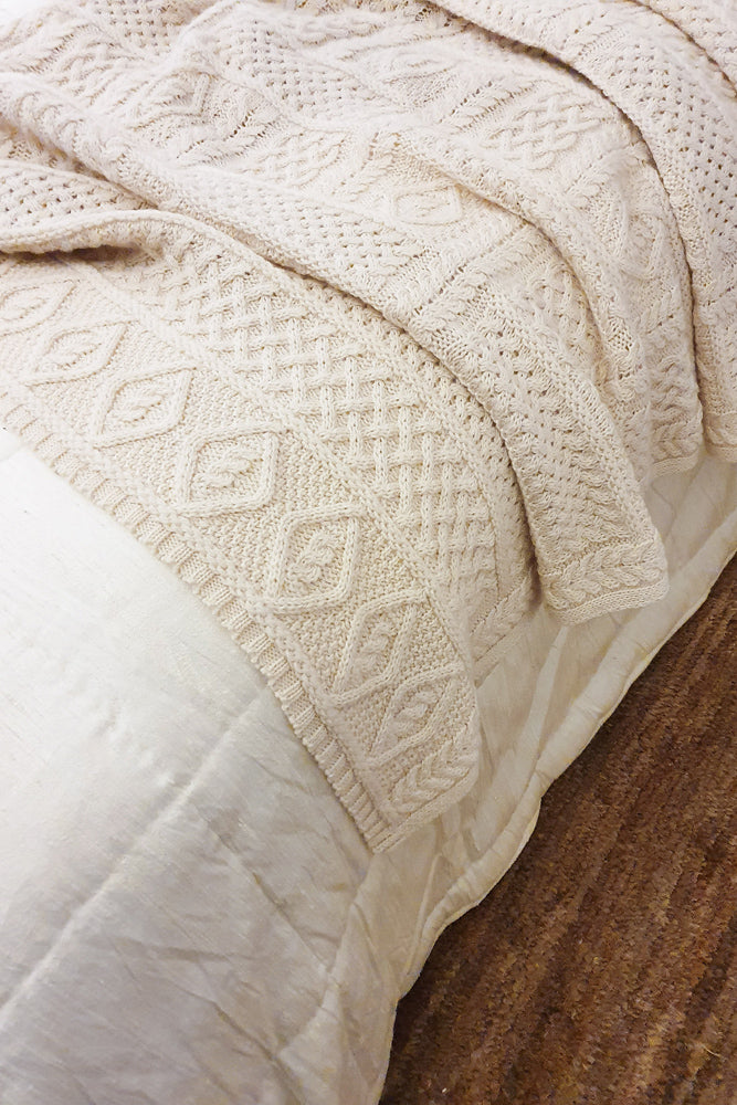 Knitted Wool Throw White