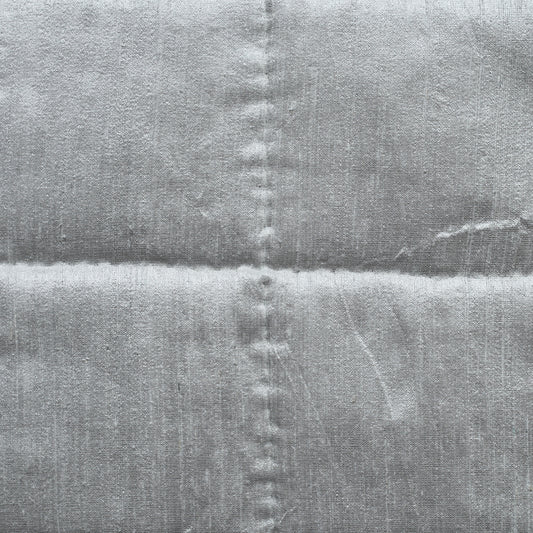 Silk Square -silkkipäiväpeitto, hopeanharmaa